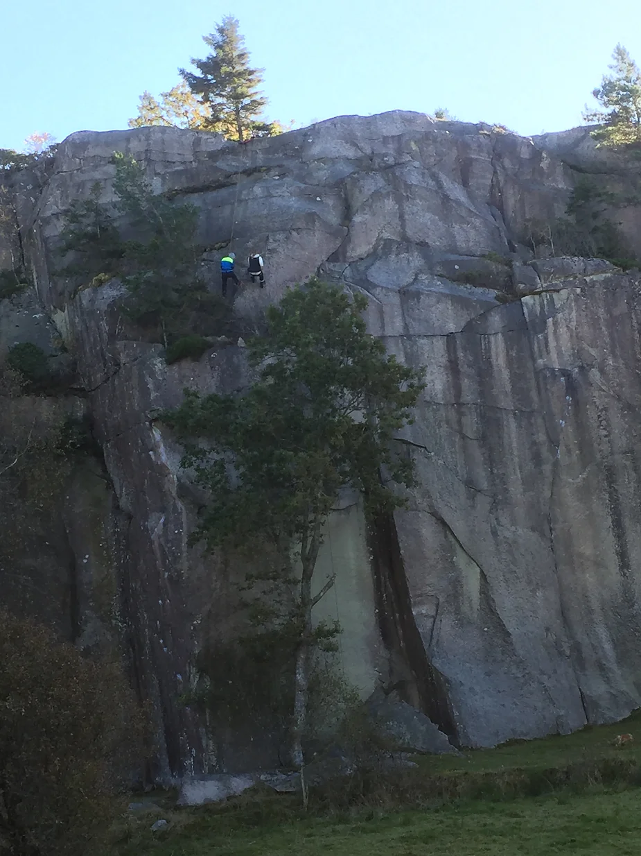 The MAGIC-DML team practice their rappel techniques.