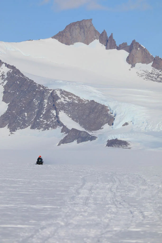 Snowmobile to Johnsonhogna.